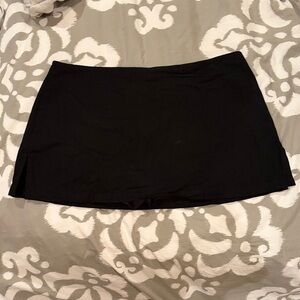 Cider Black Mini Skirt - Simple A-Line Pocket-Style Hem